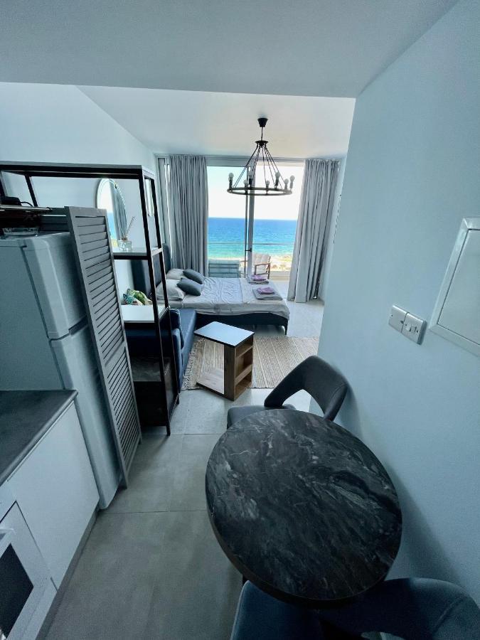 Sea View Suites By The Coast Famagusta  Eksteriør billede