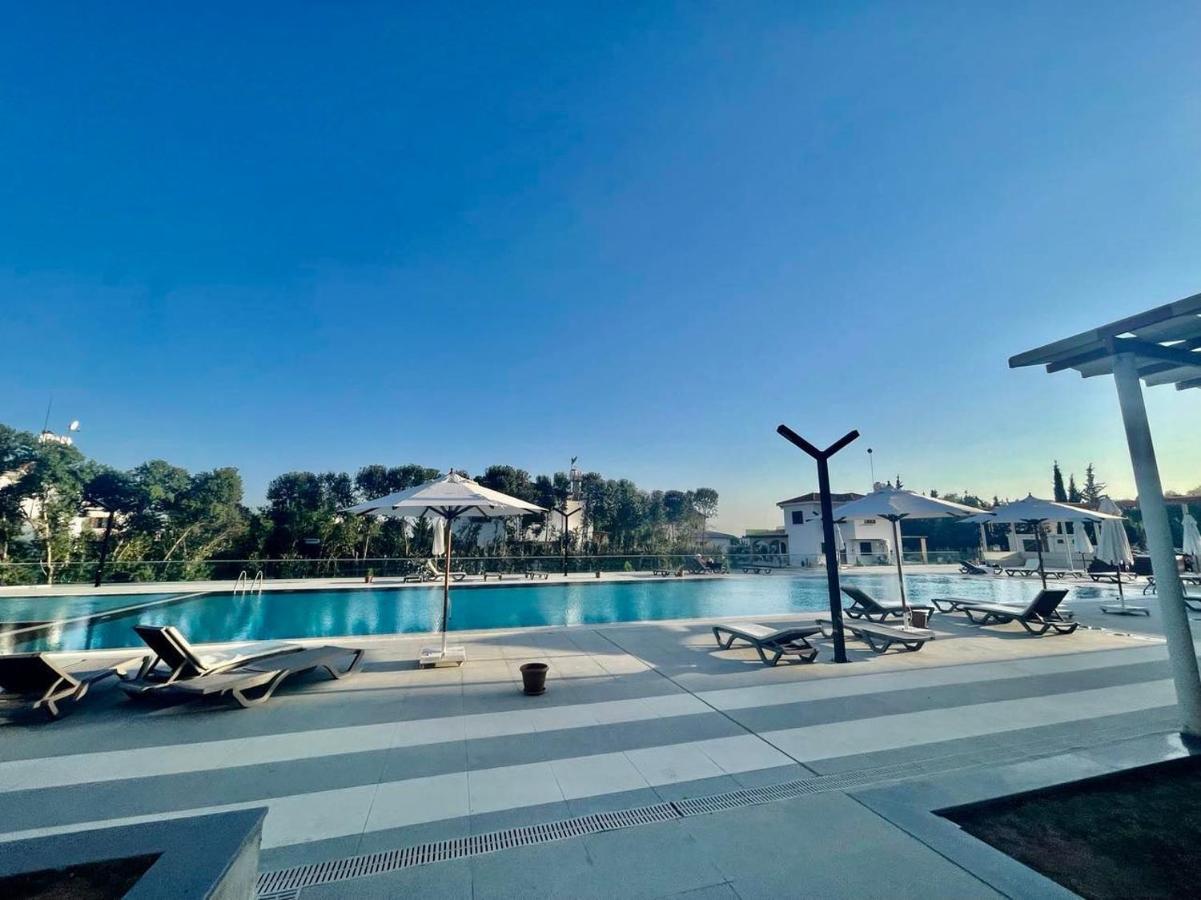 Sea View Suites By The Coast Famagusta  Eksteriør billede