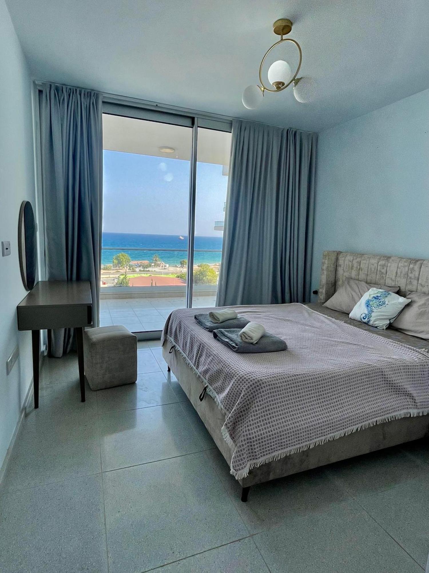 Sea View Suites By The Coast Famagusta  Eksteriør billede