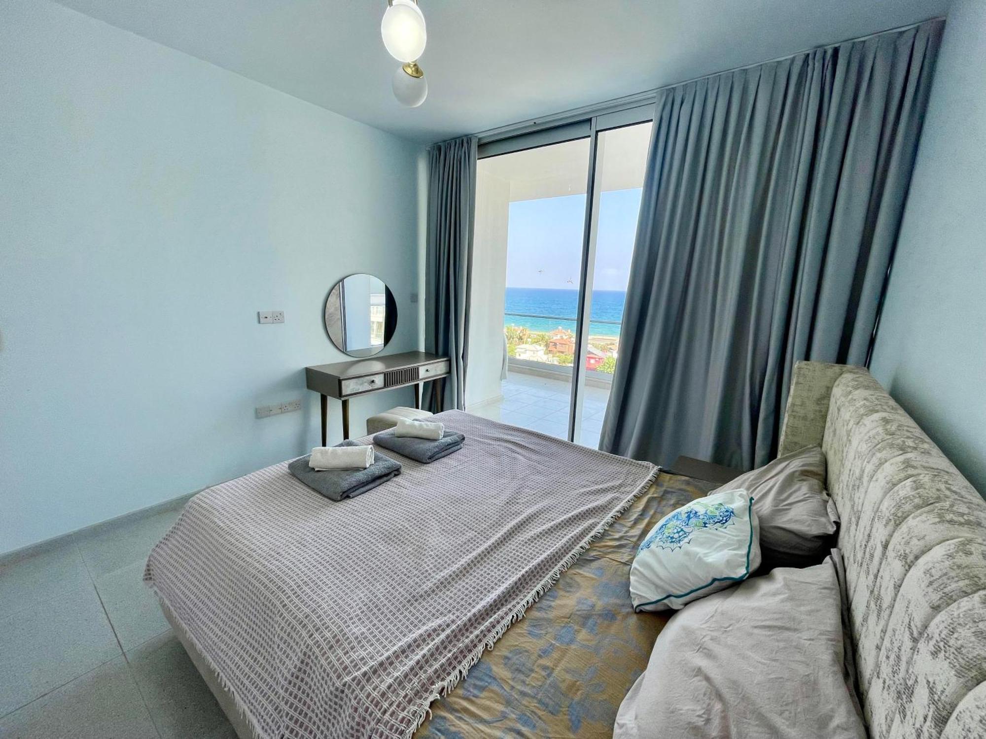 Sea View Suites By The Coast Famagusta  Eksteriør billede