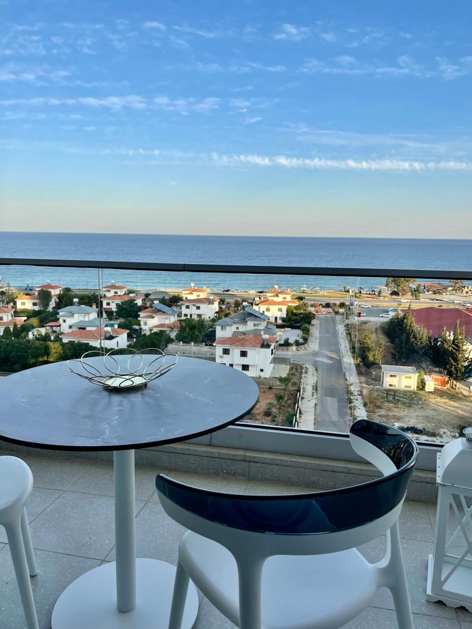 Sea View Suites By The Coast Famagusta  Eksteriør billede
