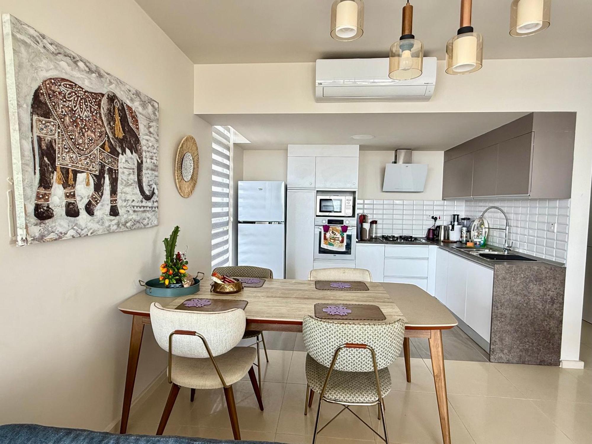 Sea View Suites By The Coast Famagusta  Eksteriør billede