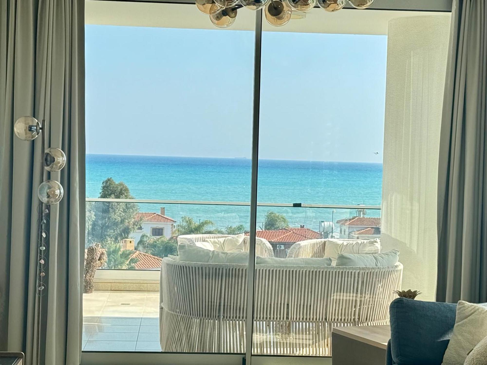 Sea View Suites By The Coast Famagusta  Eksteriør billede